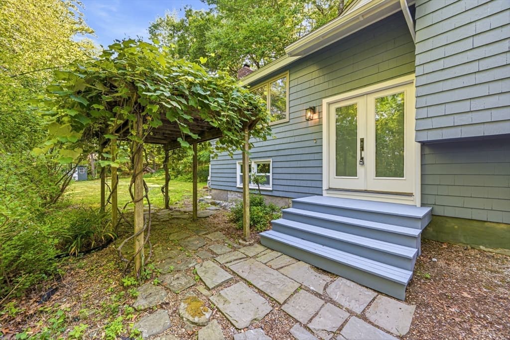 7 Hillcrest Dr, Acton MA 01720 photo 3