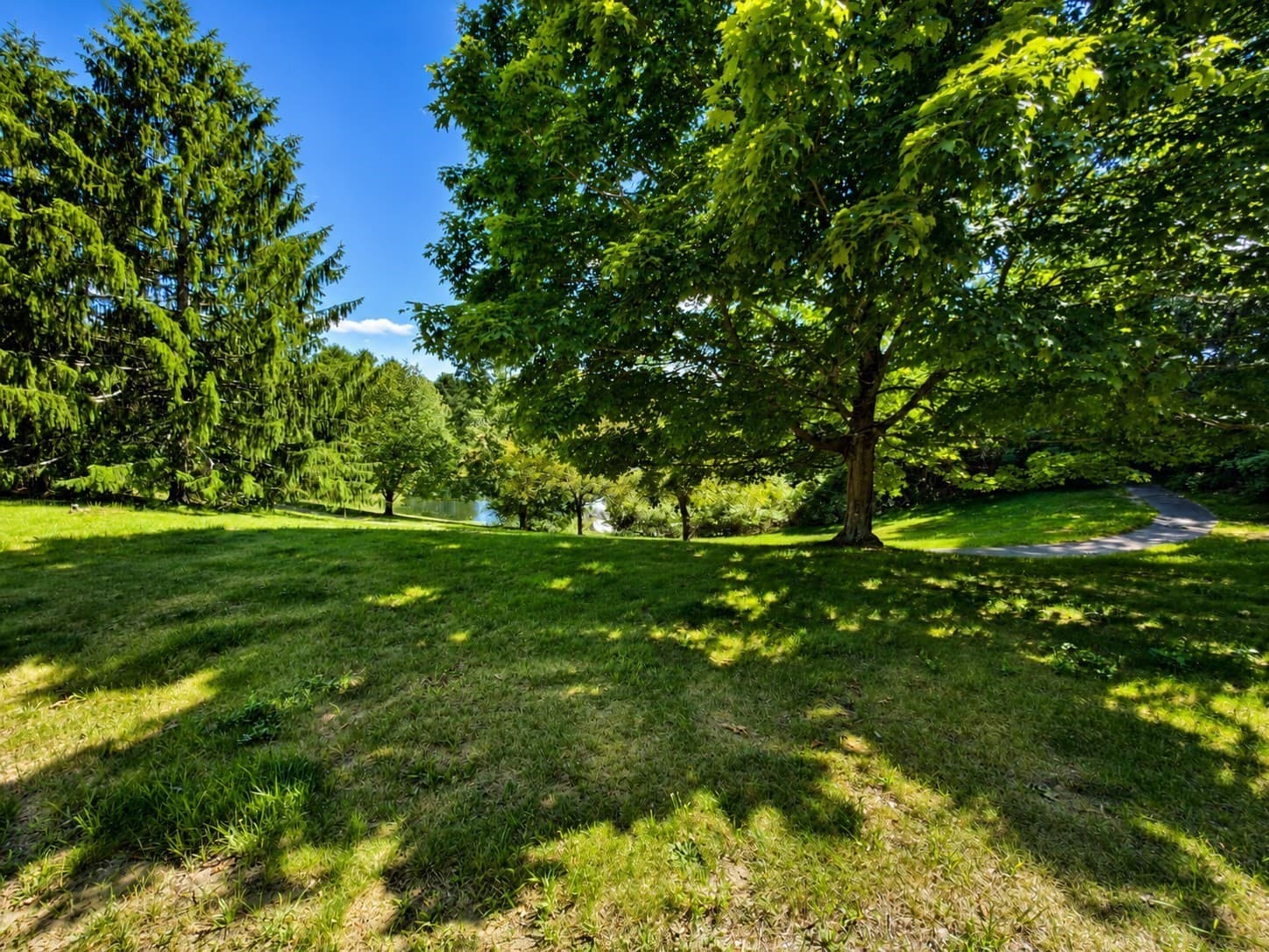 Residential at 15 Fiske Pond Rd, Holliston MA 01746, Holliston, photo 2 of 4