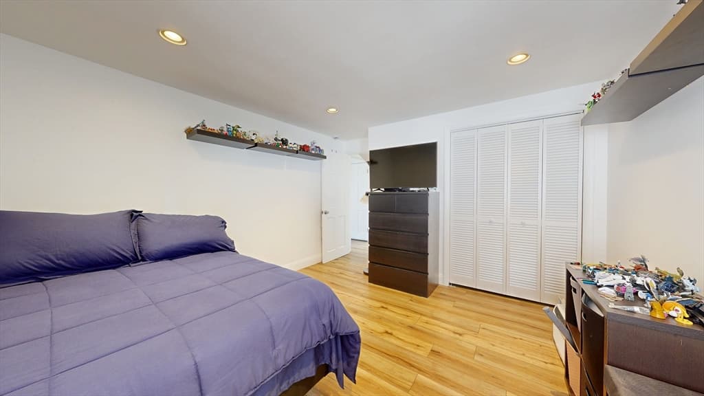 28 Deforest St, Boston MA 02136 photo 16