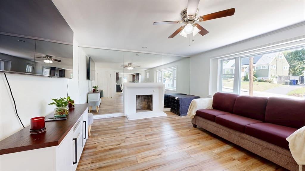28 Deforest St, Boston MA 02136 photo 3