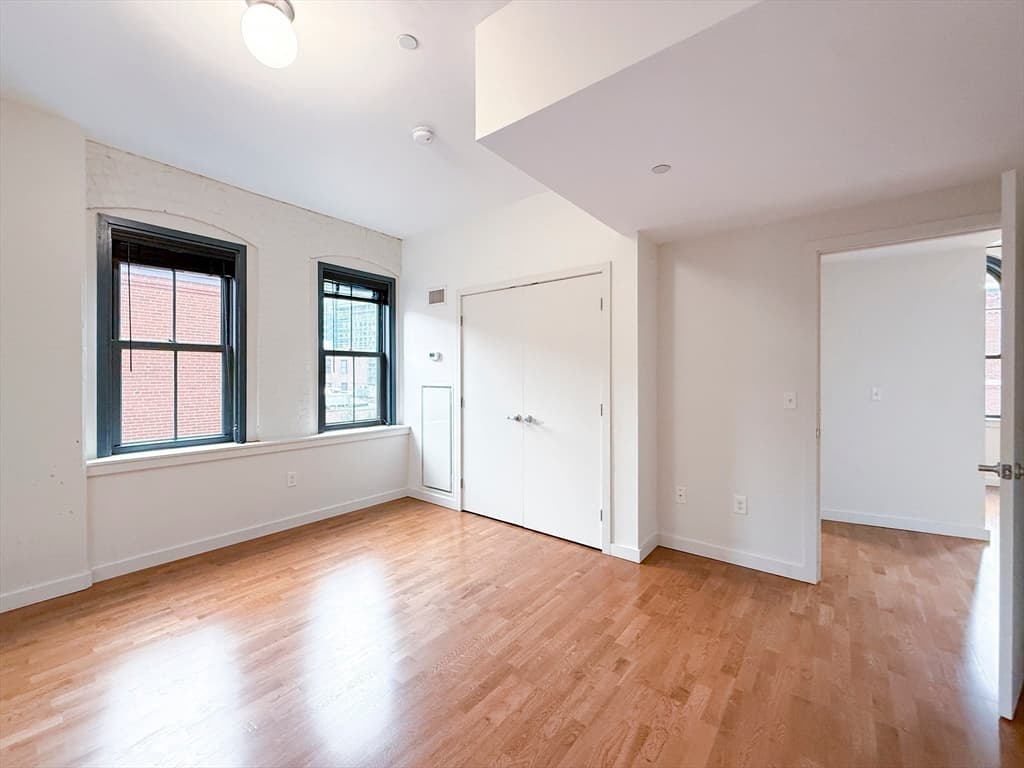 346 Congress St # 518, Boston MA 02210 photo 13