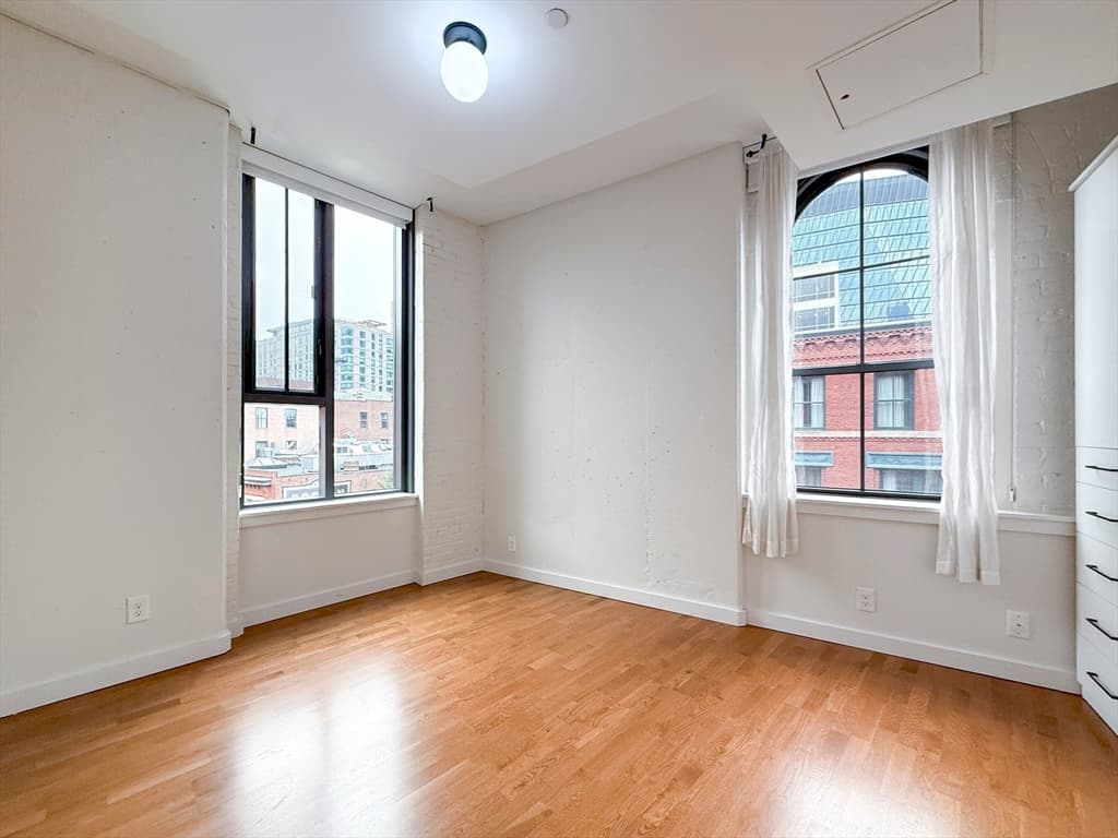 346 Congress St # 518, Boston MA 02210 photo 18