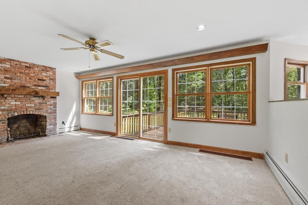 686 Scott Rd, Fitchburg MA 01420 photo 5