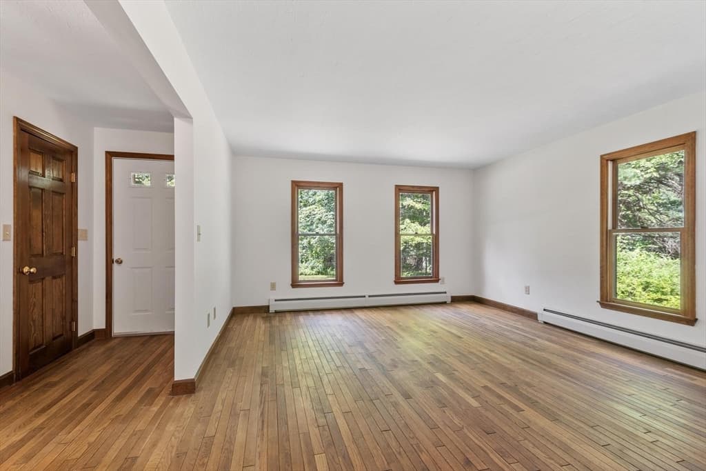 686 Scott Rd, Fitchburg MA 01420 photo 9