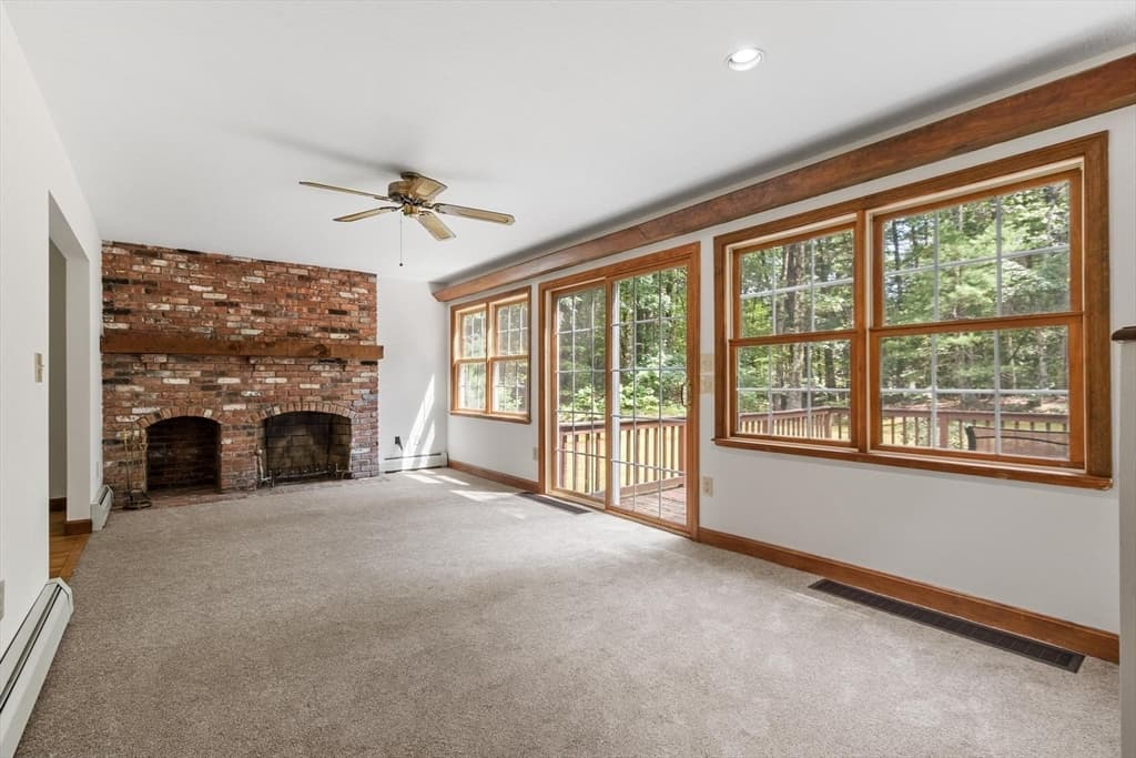 686 Scott Rd, Fitchburg MA 01420 photo 4