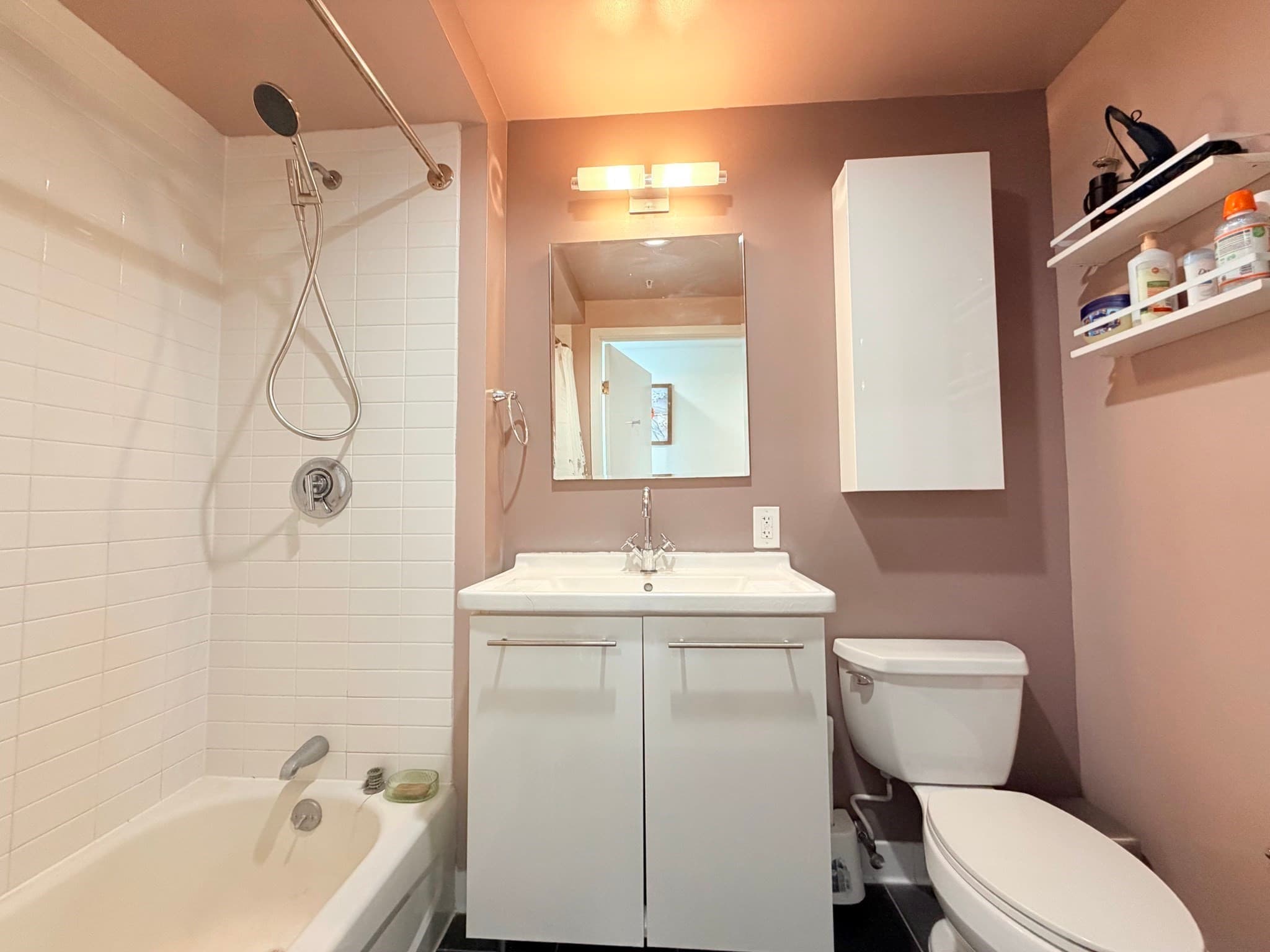 Condominium at 2 Earhart # 524, Cambridge MA 02141, Cambridge, photo 13 of 31