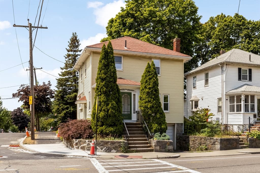 616 Adams St, Quincy MA 02169 photo 2