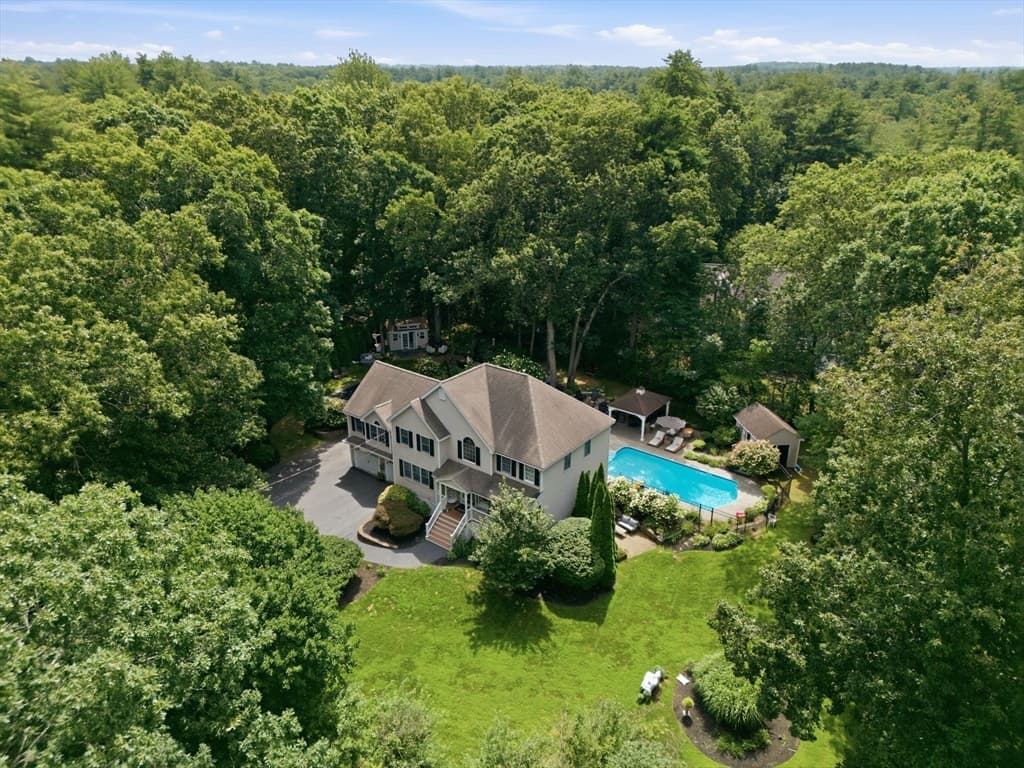 112 Aldrich Rd, Wilmington MA 01887