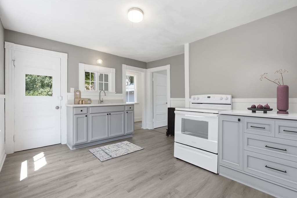 96 Union St, Holbrook MA 02343 photo 4