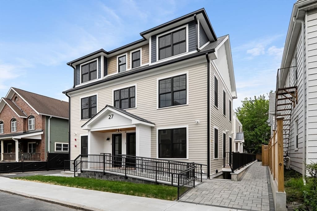27 Shepard St # 2, Boston MA 02135 photo 4