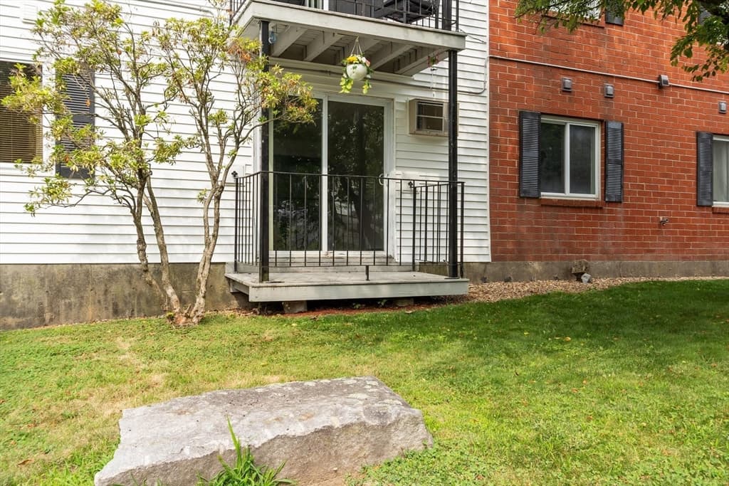56 Edgeworth # 3, Worcester MA 01605 photo 2
