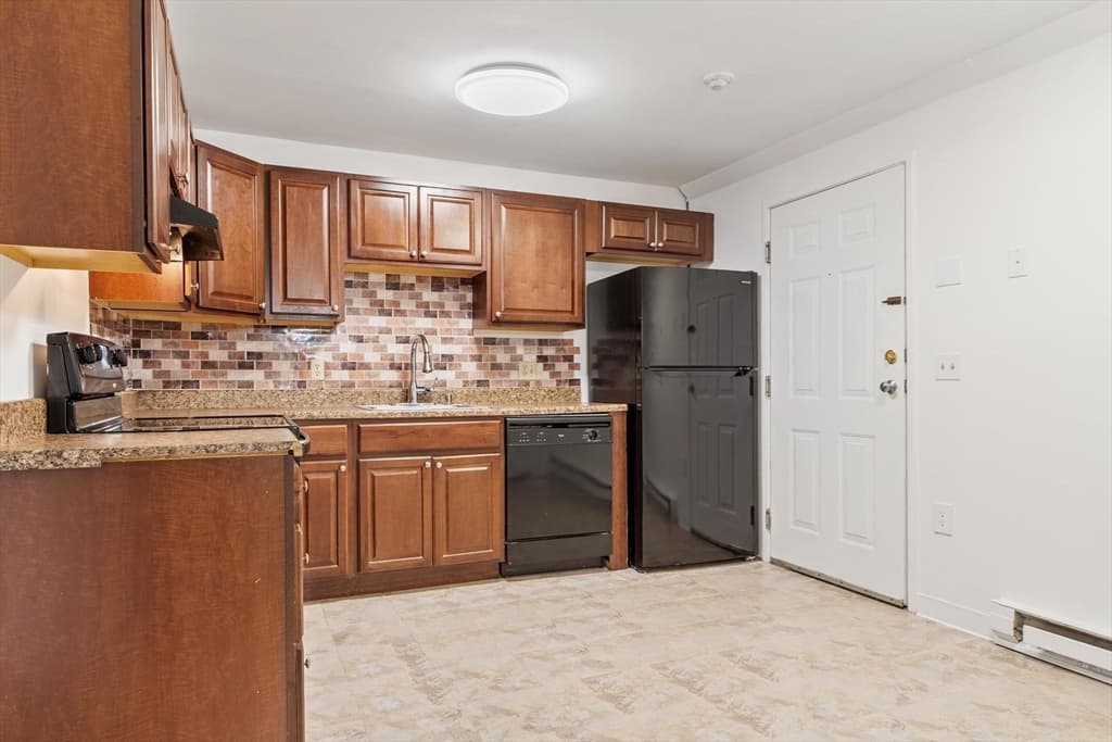 56 Edgeworth # 3, Worcester MA 01605 photo 6