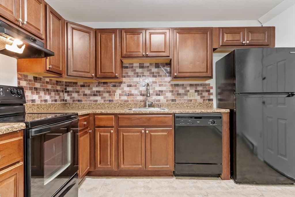 56 Edgeworth # 3, Worcester MA 01605 photo 5