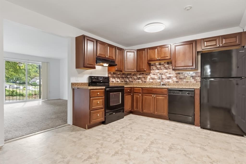 56 Edgeworth # 3, Worcester MA 01605 photo 4