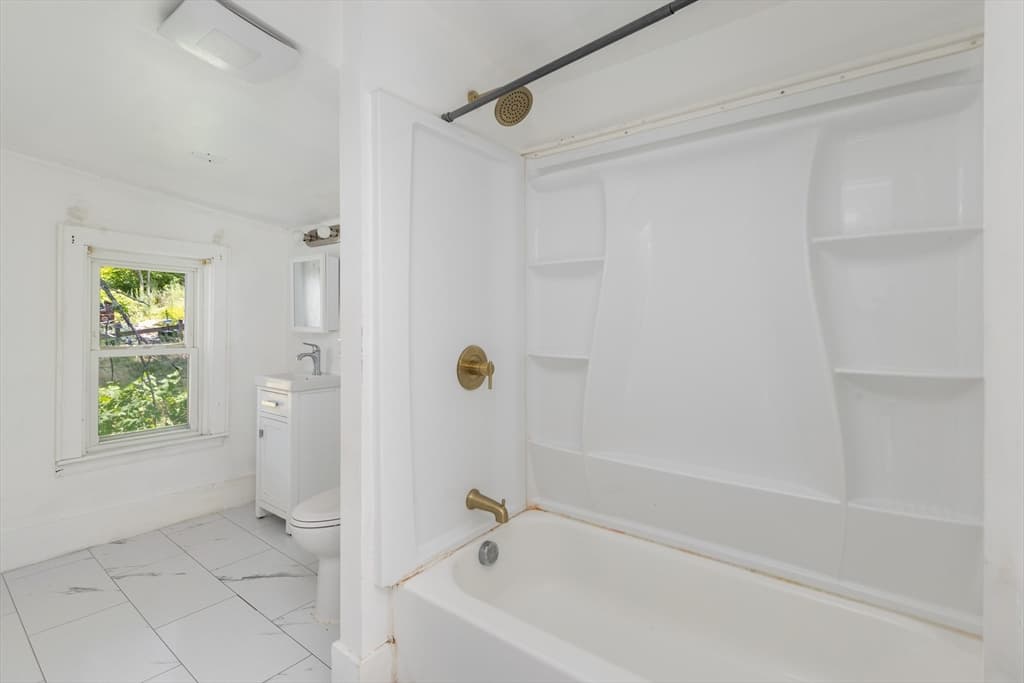 9 Martel St, Fitchburg MA 01420 photo 23