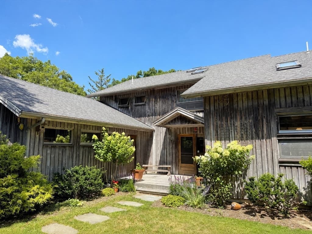 19 Llewellyn Way, Edgartown MA 02539 photo 2
