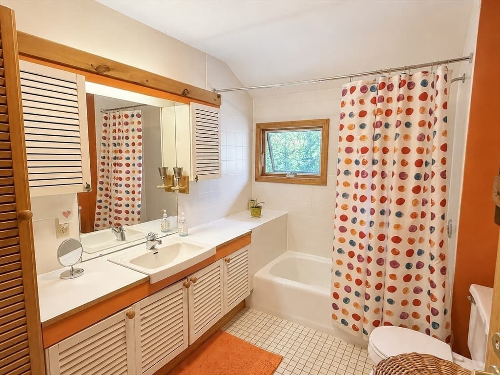 19 Llewellyn Way, Edgartown MA 02539 photo 11