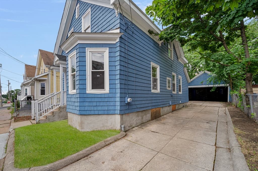 23 Grand St, Providence RI 02907 photo 3