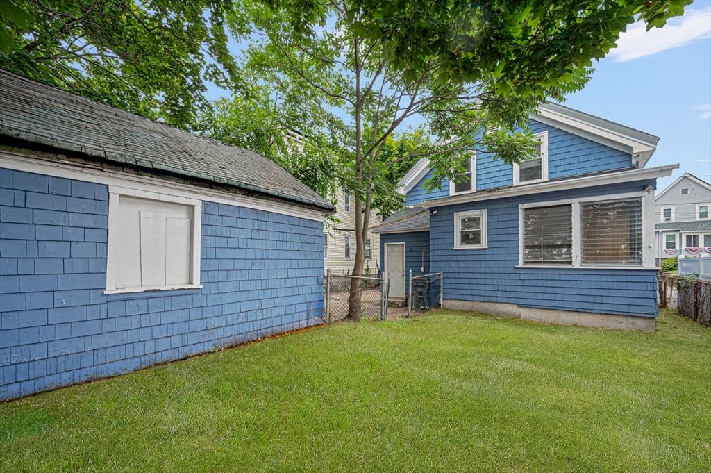 23 Grand St, Providence RI 02907 photo 5
