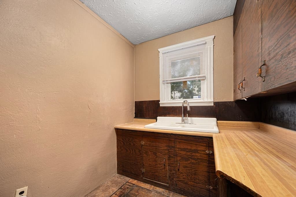 23 Grand St, Providence RI 02907 photo 11