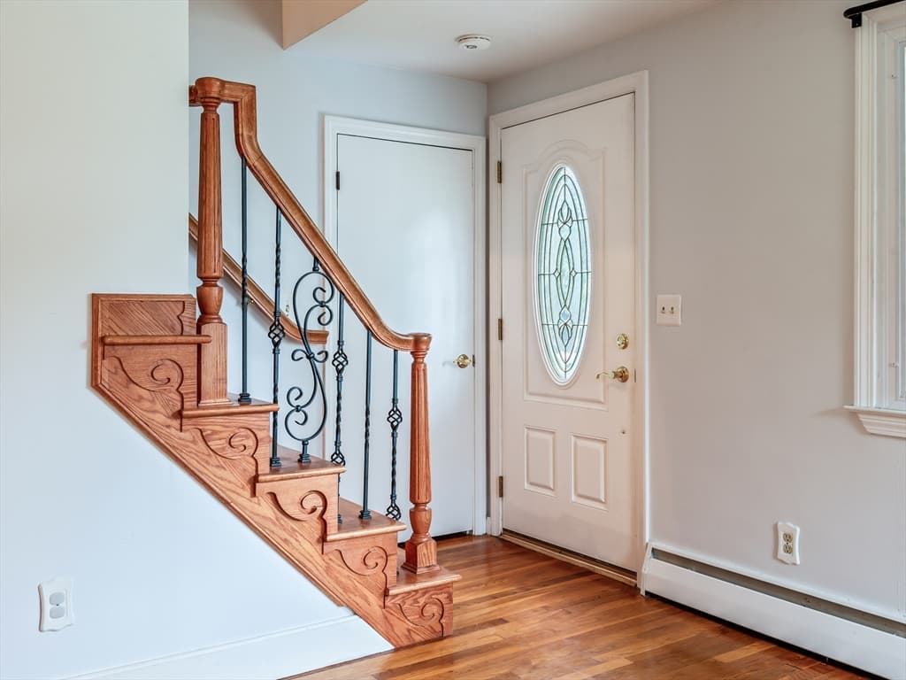 253 Central St, Hudson MA 01749 photo 5