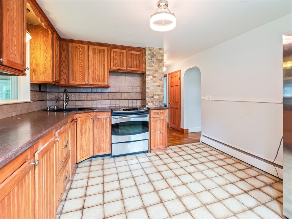 253 Central St, Hudson MA 01749 photo 9
