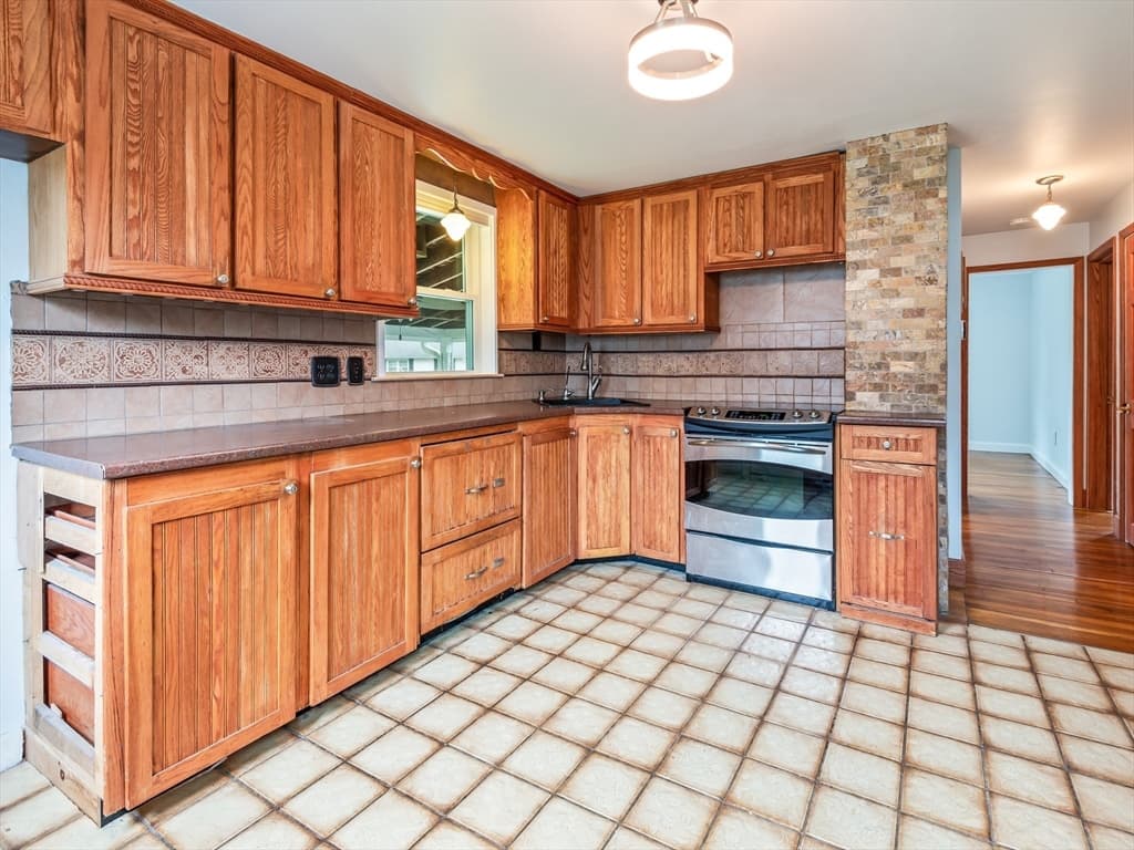 253 Central St, Hudson MA 01749 photo 11