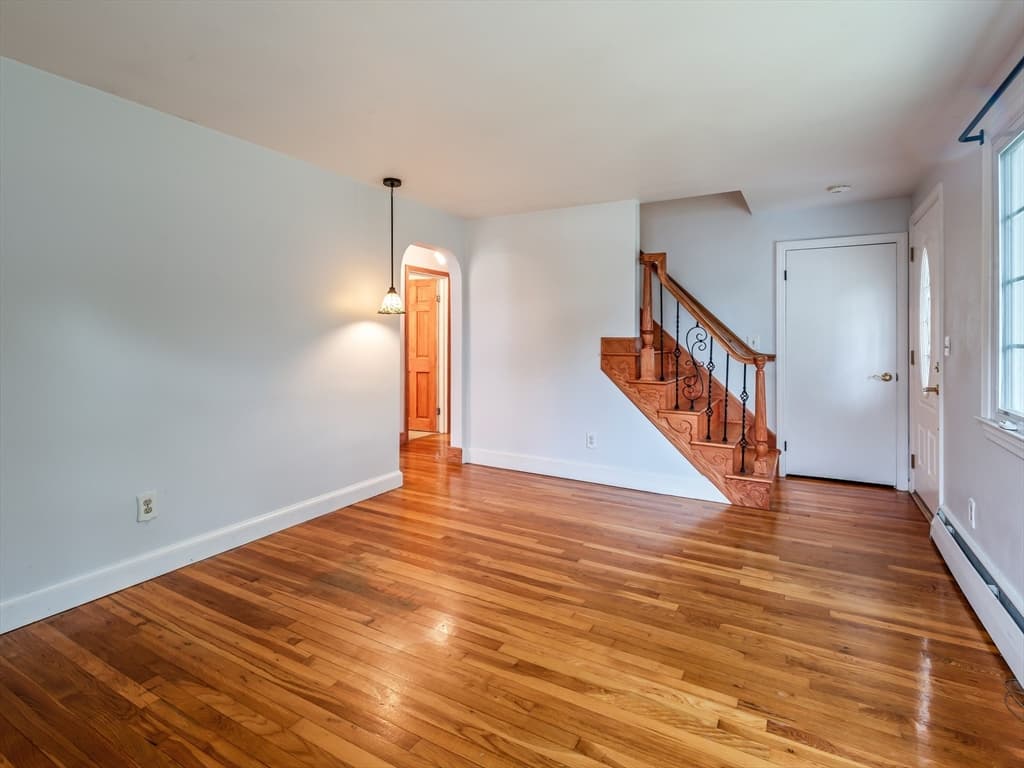 253 Central St, Hudson MA 01749 photo 8