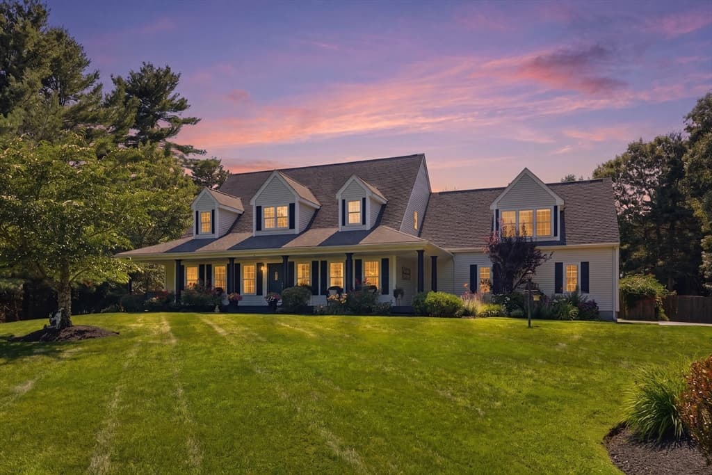11 Fellowship Cir, Wareham MA 02576
