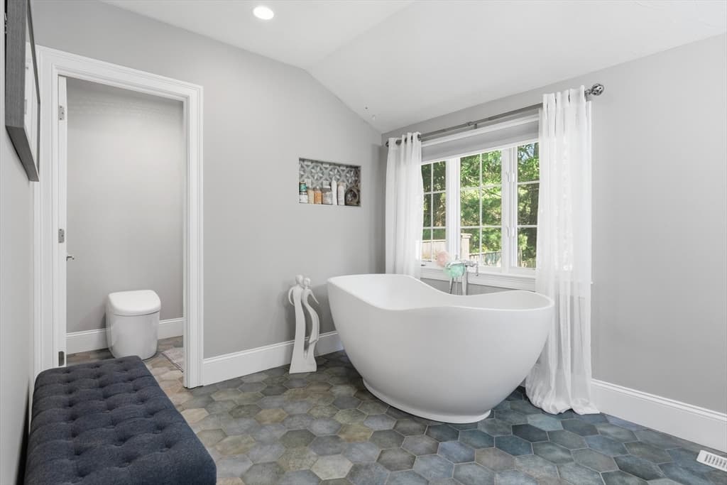 11 Fellowship Cir, Wareham MA 02576 photo 9