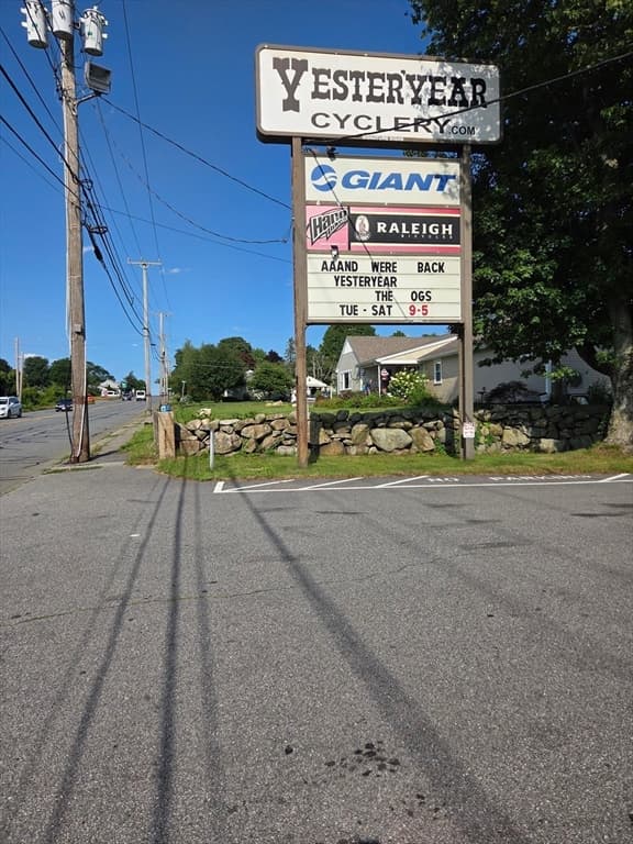 330 Hathaway Rd, New Bedford MA 02746 photo 2