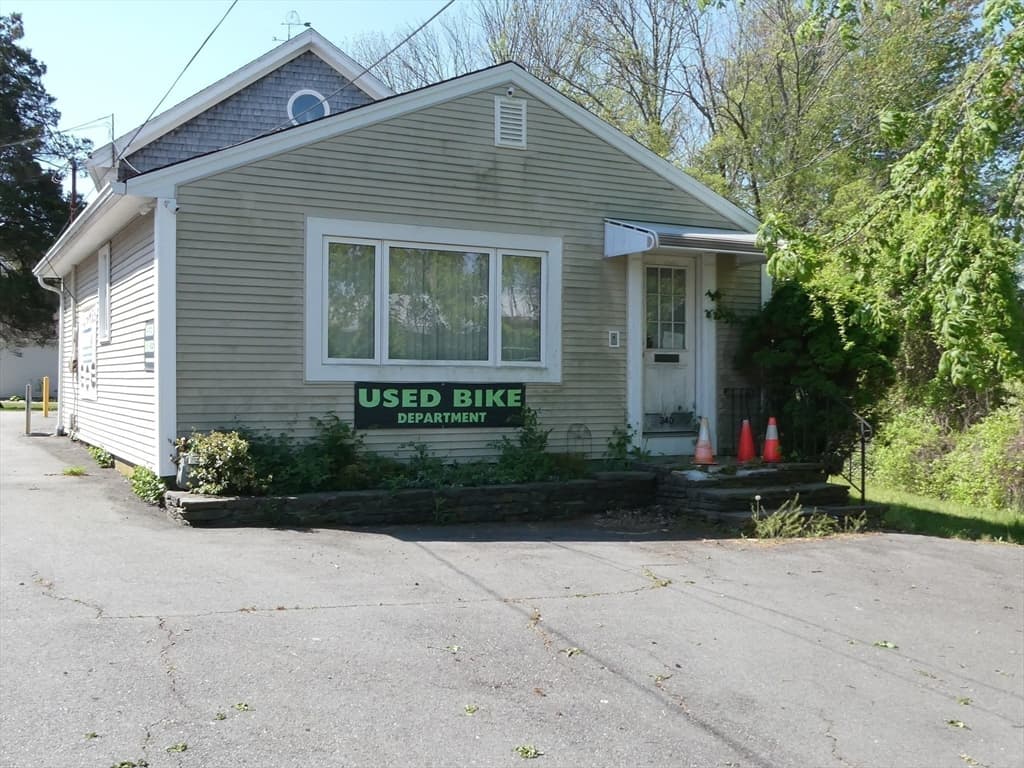 330 Hathaway Rd, New Bedford MA 02746 photo 6
