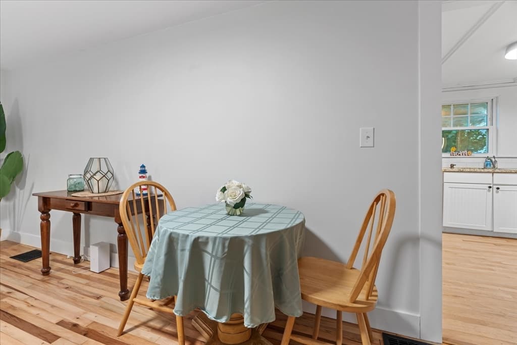 19 Bennett St, Wrentham MA 02093 photo 3
