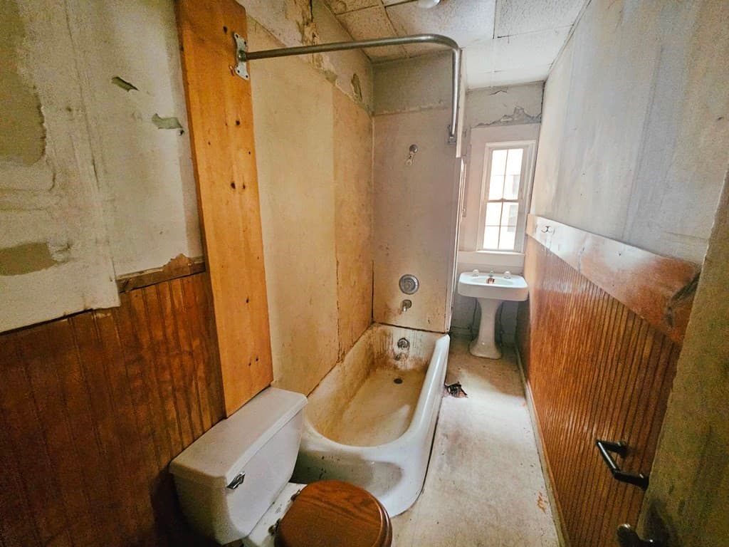 8-10 Aspen St, Ware MA 01082 photo 10