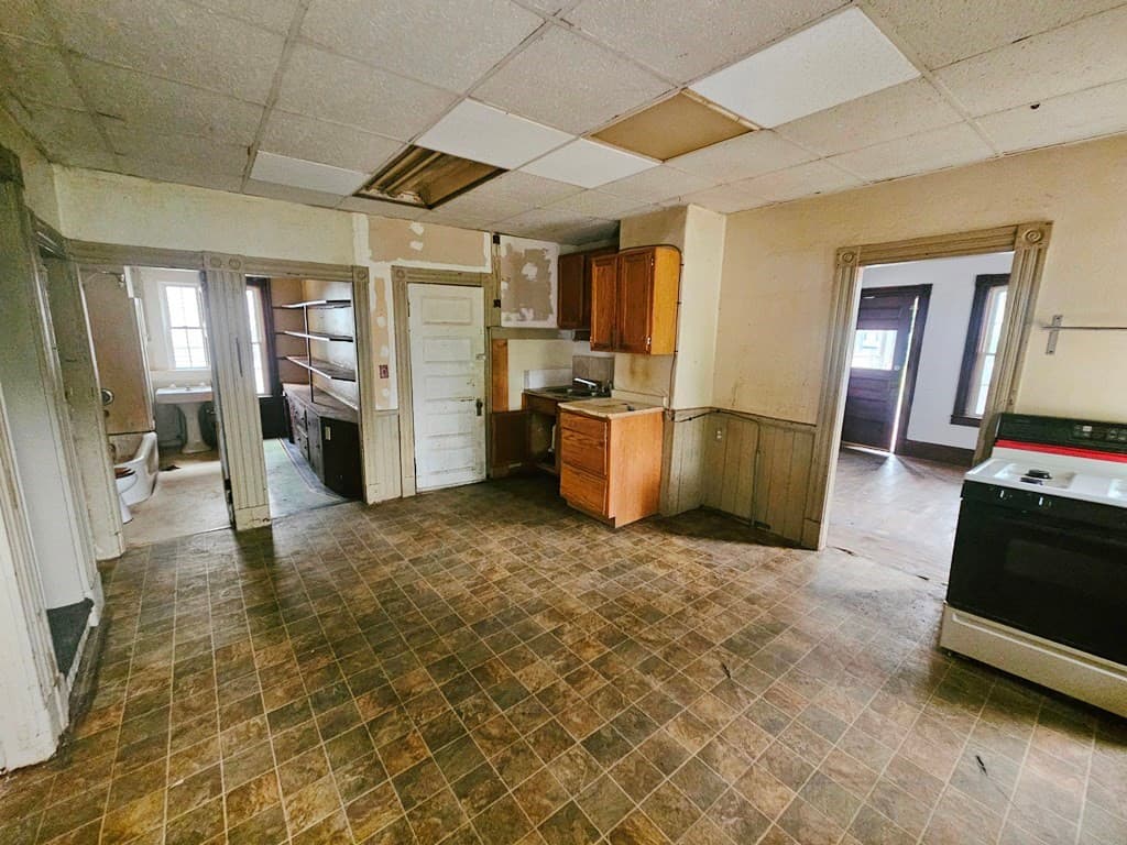 8-10 Aspen St, Ware MA 01082 photo 8
