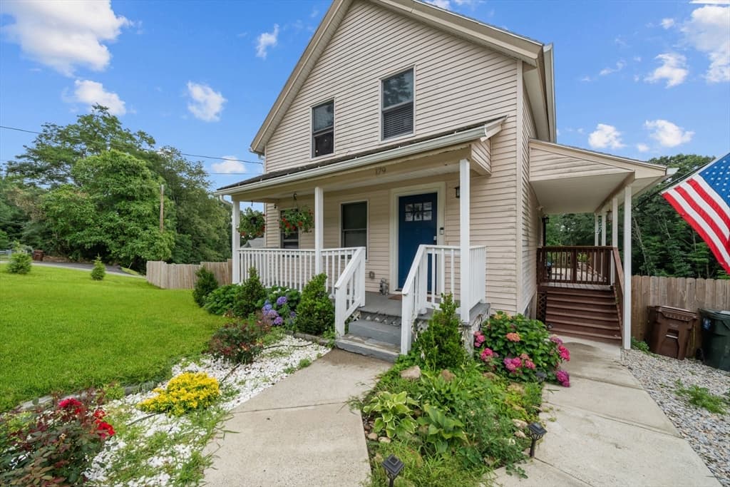 Single Family Residence at 179 West Street, Auburn MA 01501, Auburn, photo 2 of 31