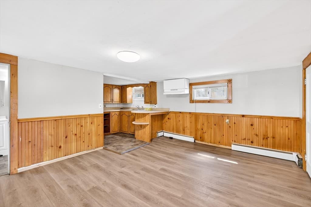 40 Moran St, Gardner MA 01440 photo 2