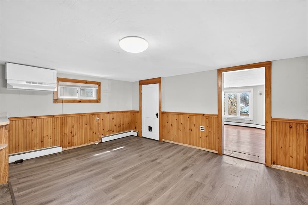 40 Moran St, Gardner MA 01440 photo 3