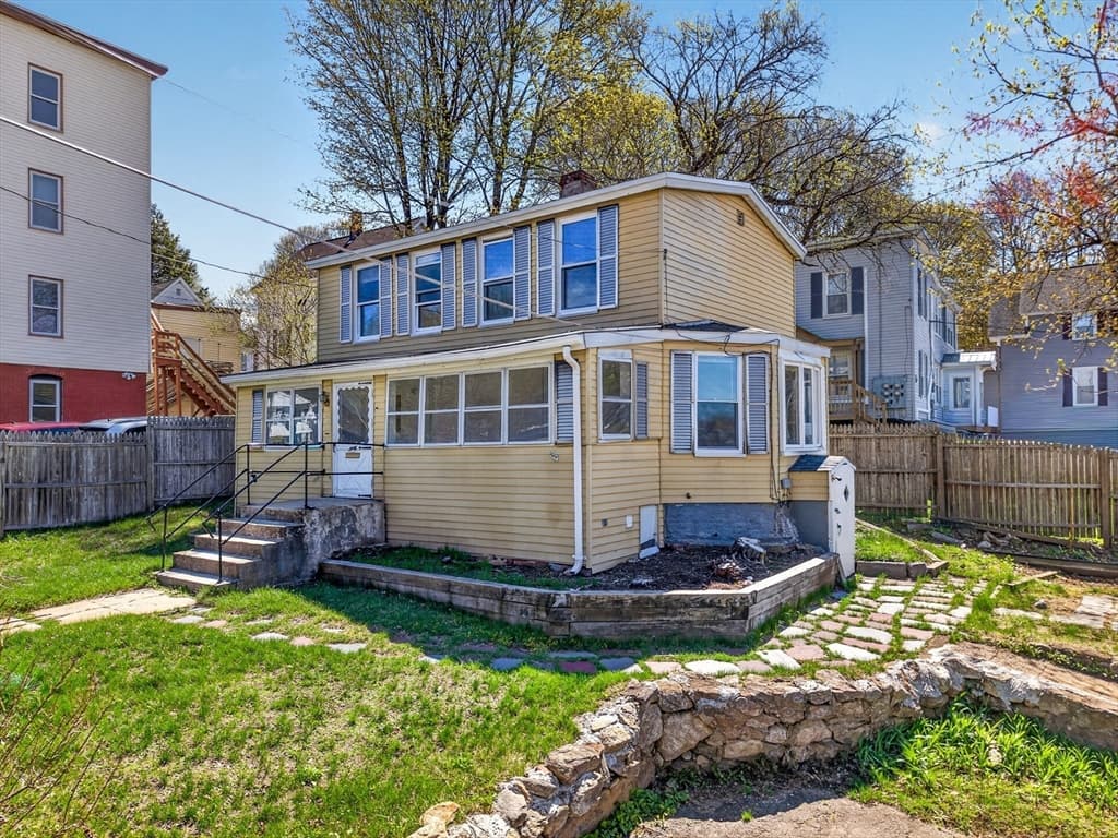 40 Moran St, Gardner MA 01440