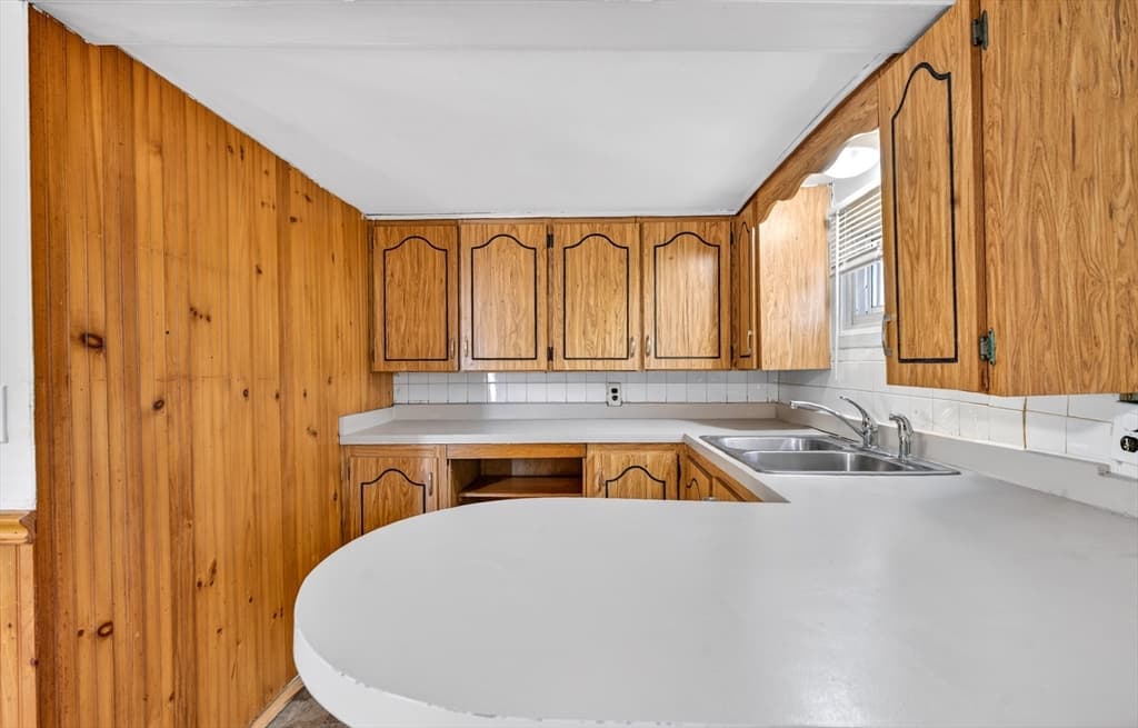 40 Moran St, Gardner MA 01440 photo 5