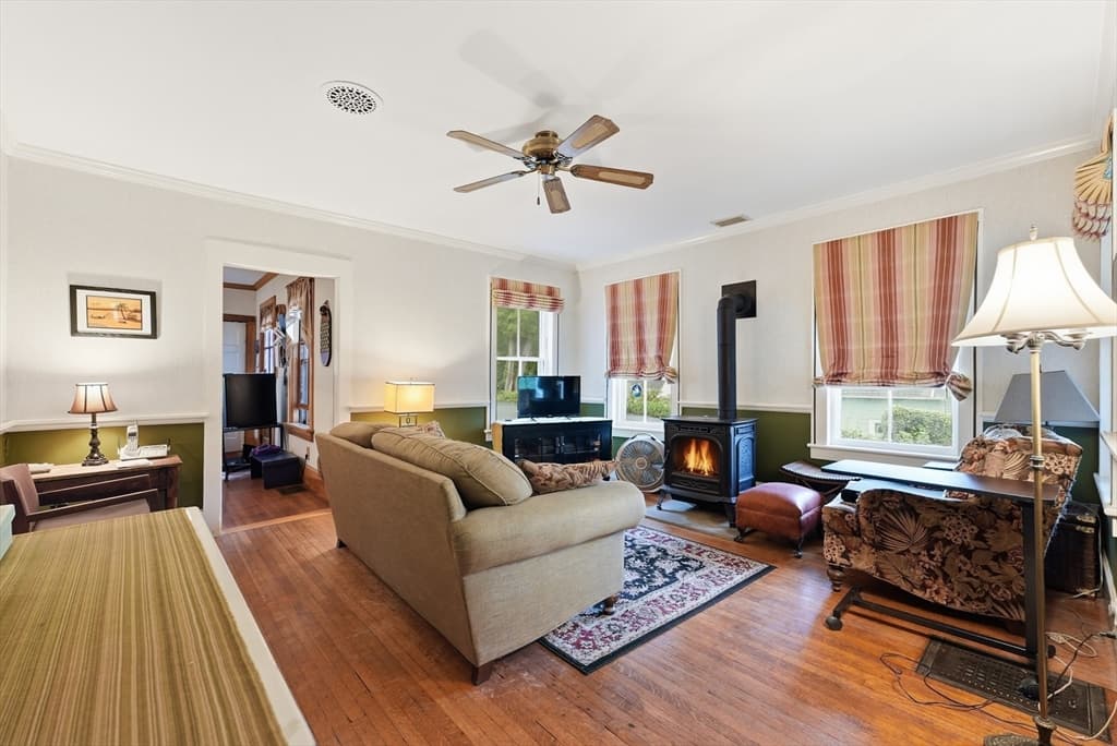 25 Garfield St, Greenfield MA 01301 photo 5