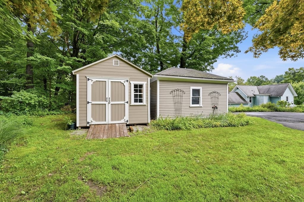25 Garfield St, Greenfield MA 01301 photo 39