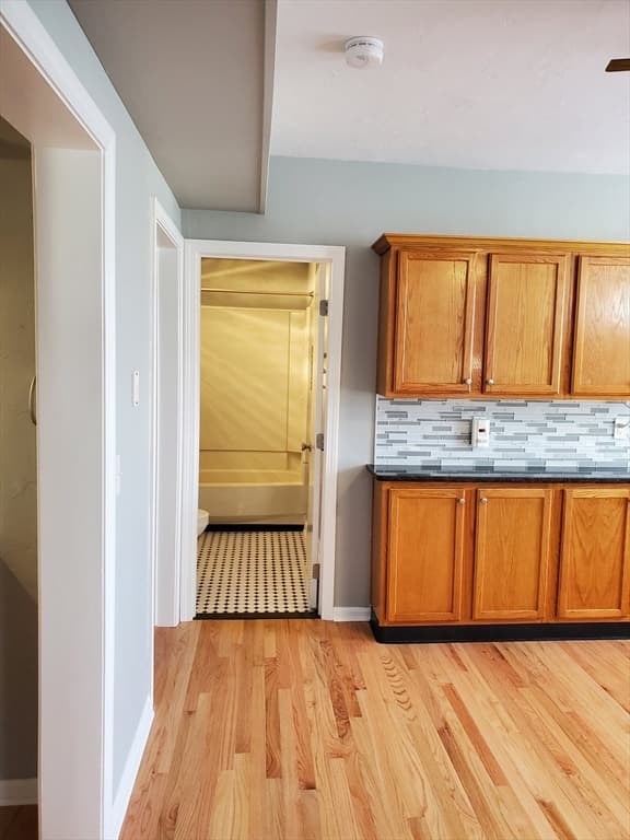 31 Esther St, Worcester MA 01604 photo 3