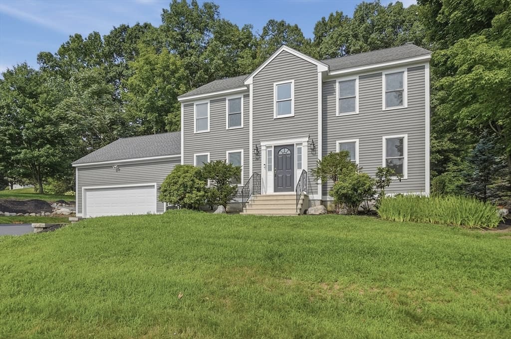22 Wachusett Cir, Shrewsbury MA 01545