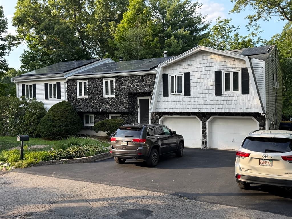 1 Burris Way, Randolph MA 02368 photo 2