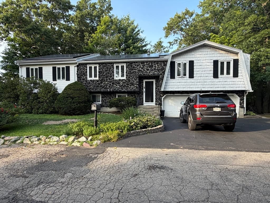 1 Burris Way, Randolph MA 02368