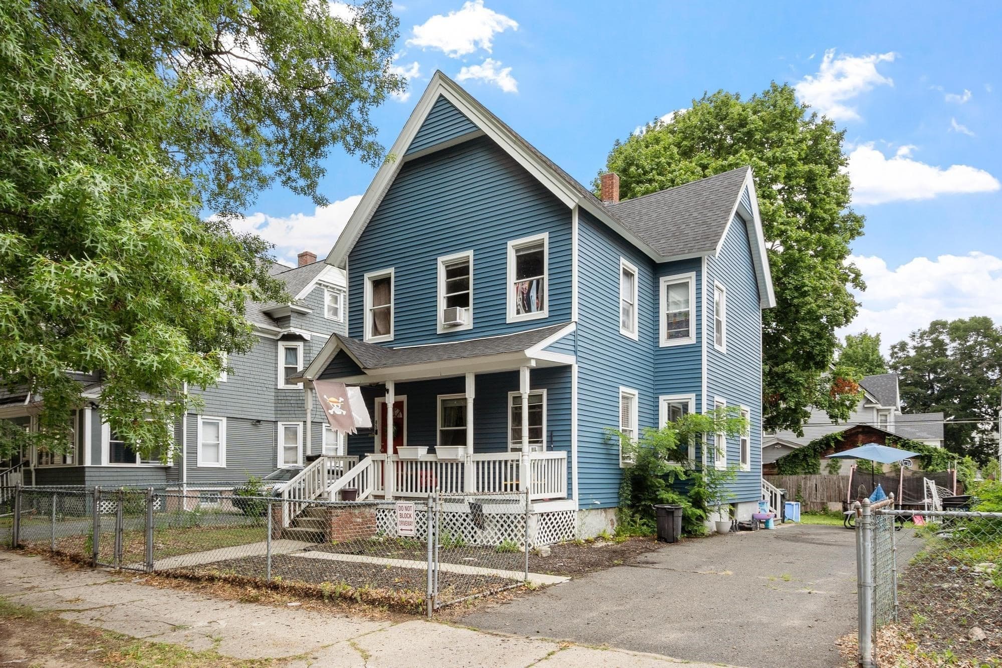 Single Family Residence at 85 Montrose St, Springfield MA 01109, Springfield, photo 2 of 39