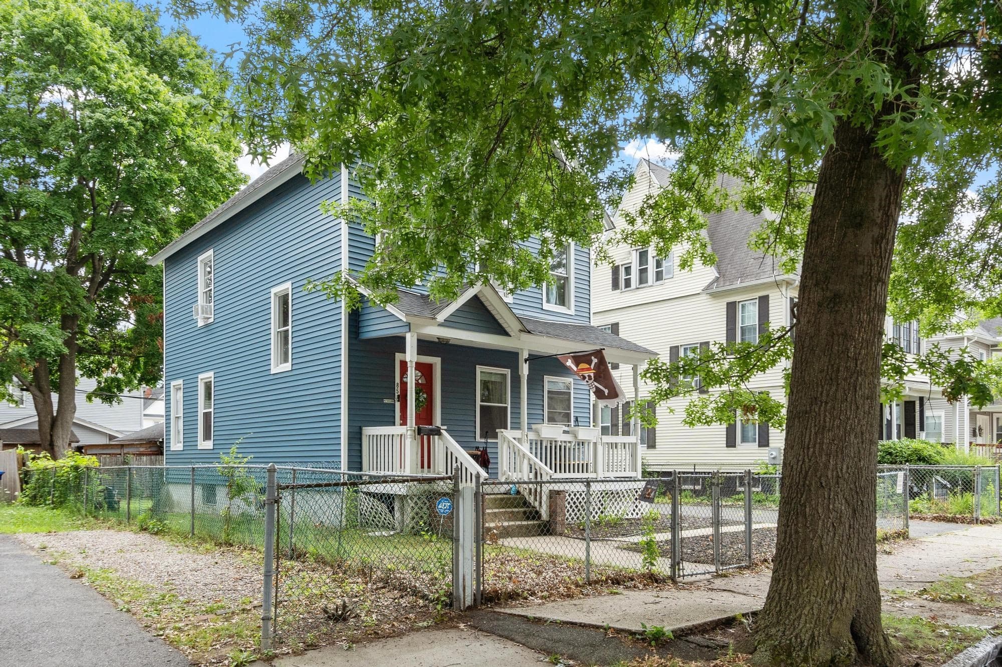 Single Family Residence at 85 Montrose St, Springfield MA 01109, Springfield, photo 3 of 39