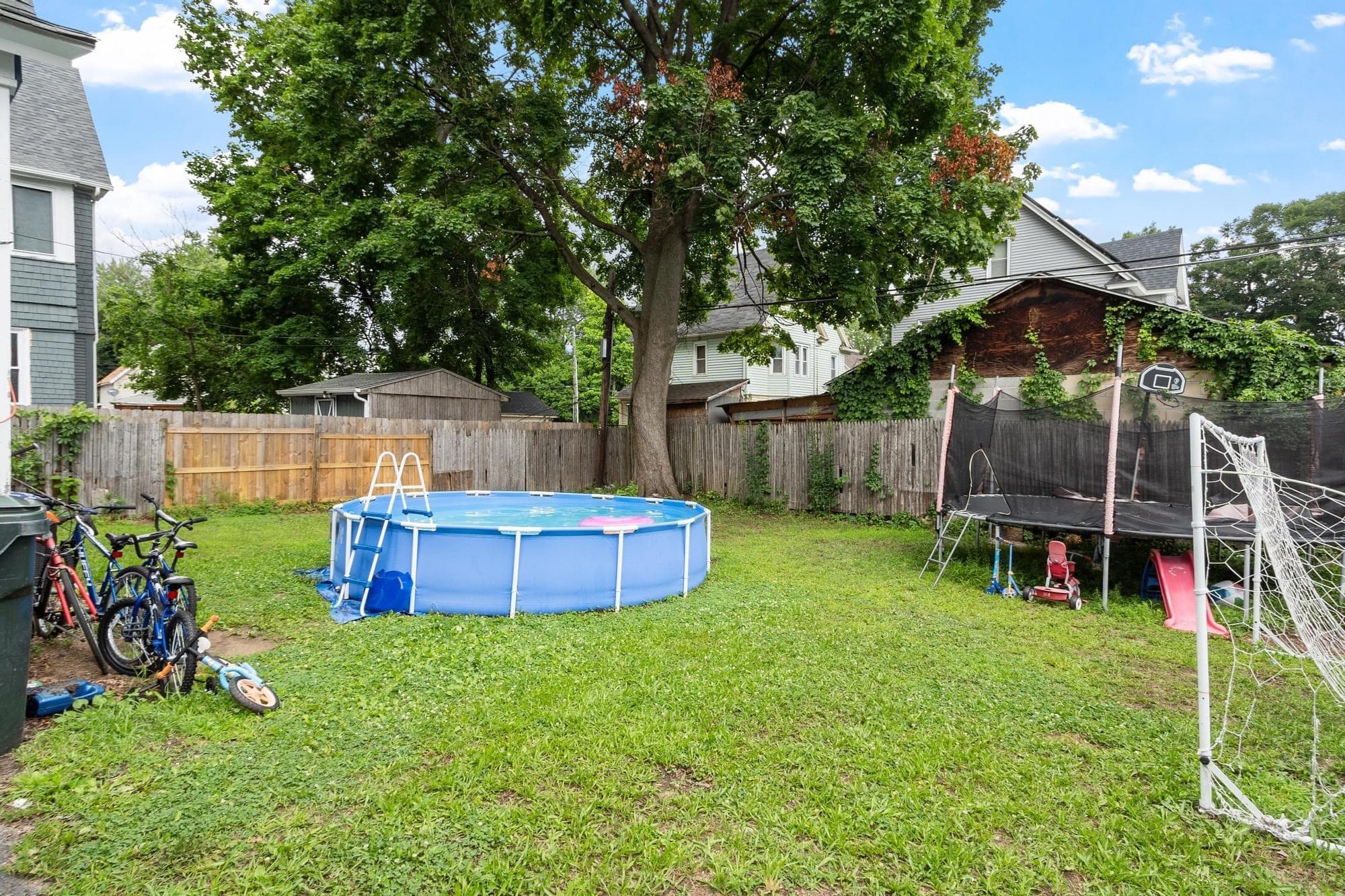 Single Family Residence at 85 Montrose St, Springfield MA 01109, Springfield, photo 32 of 39