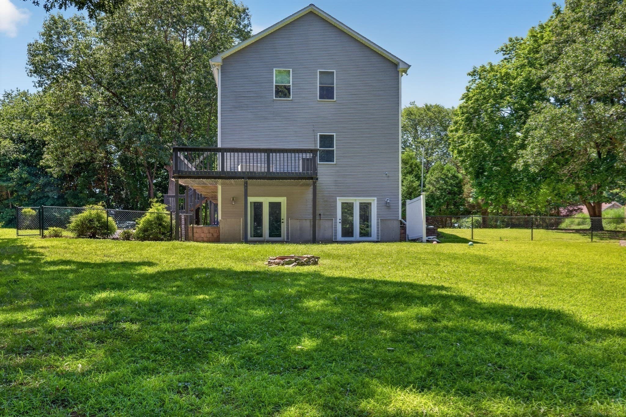 Single Family Residence at 9 Broadview Ave, Berkley MA 02779, Berkley, photo 37 of 40